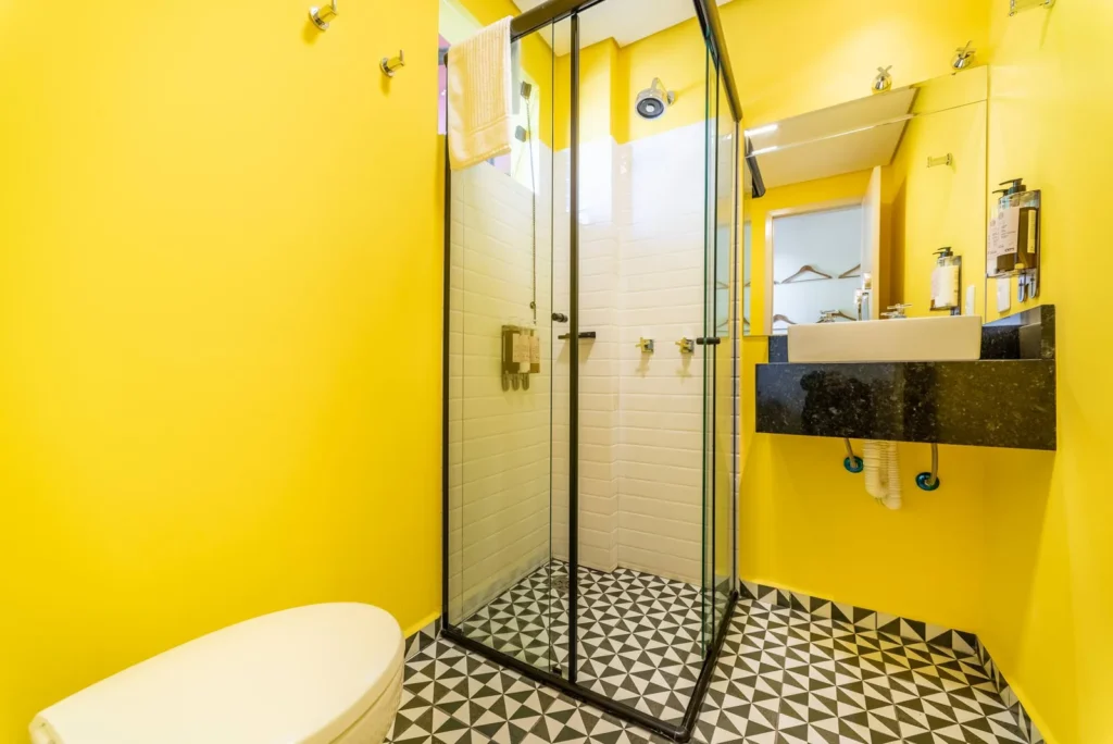 Suite-Comfort-Duplo-06-Banheiro